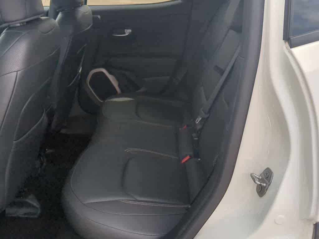 Used 2015 Jeep Renegade Limited w/ Advanced Technology Group AWD/4WD image 18