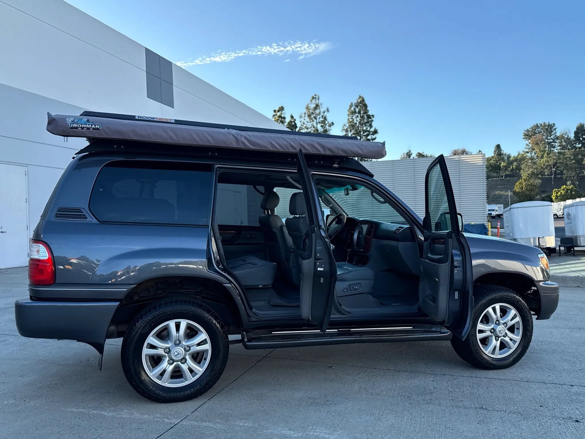 Used 2005 Lexus LX 470 4WD image 34