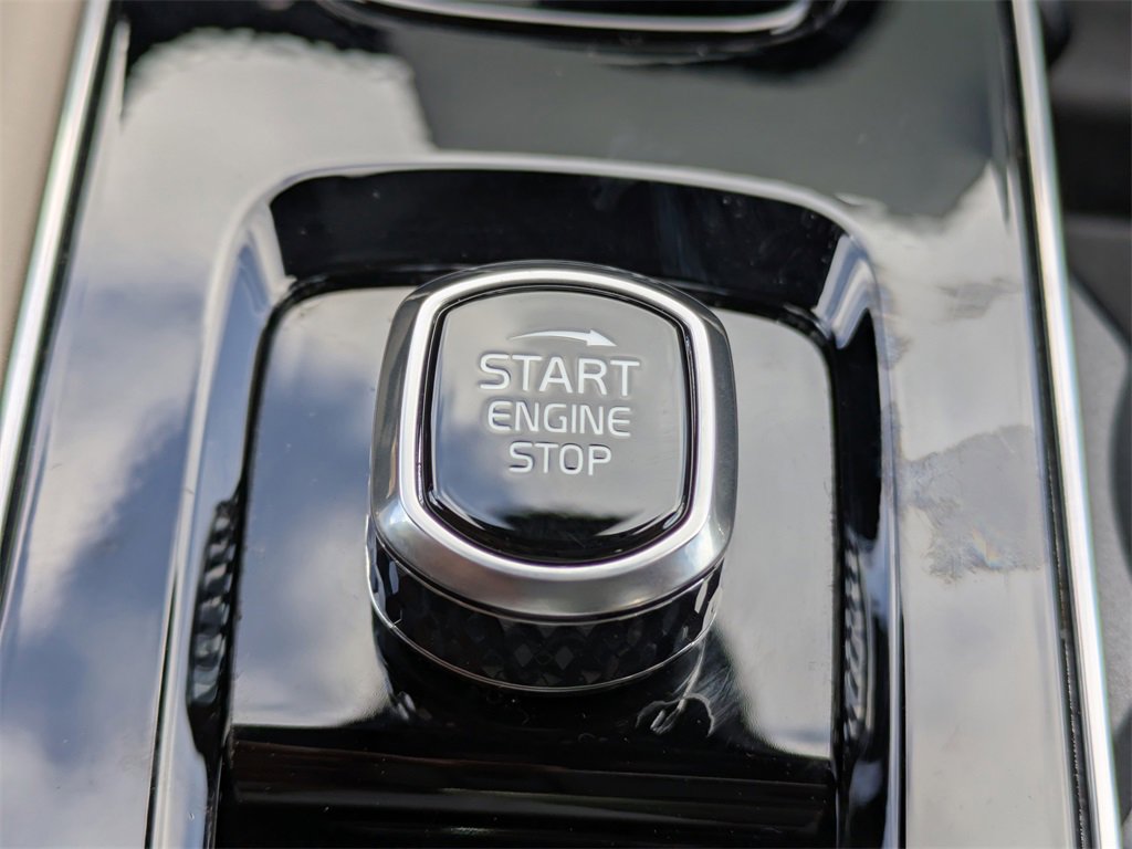 Certified 2026 Volvo XC90 B6 Plus w/ Protection Package Premier image 43