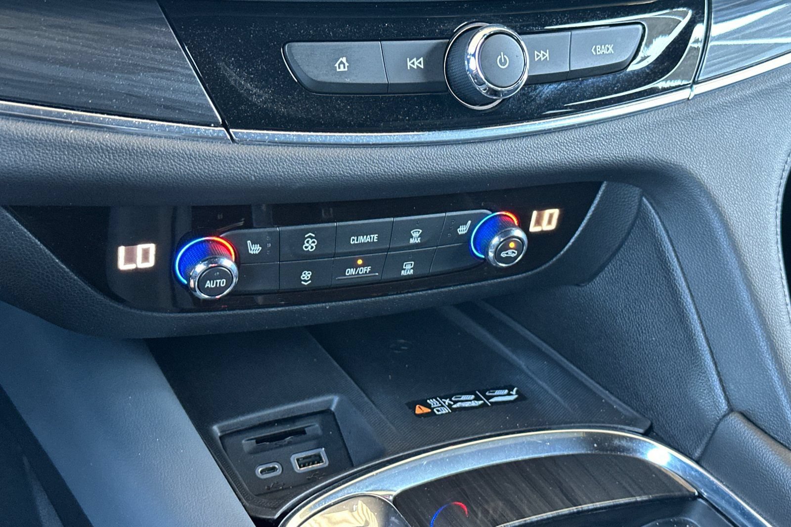 Used 2023 Buick Enclave Essence FWD image 28