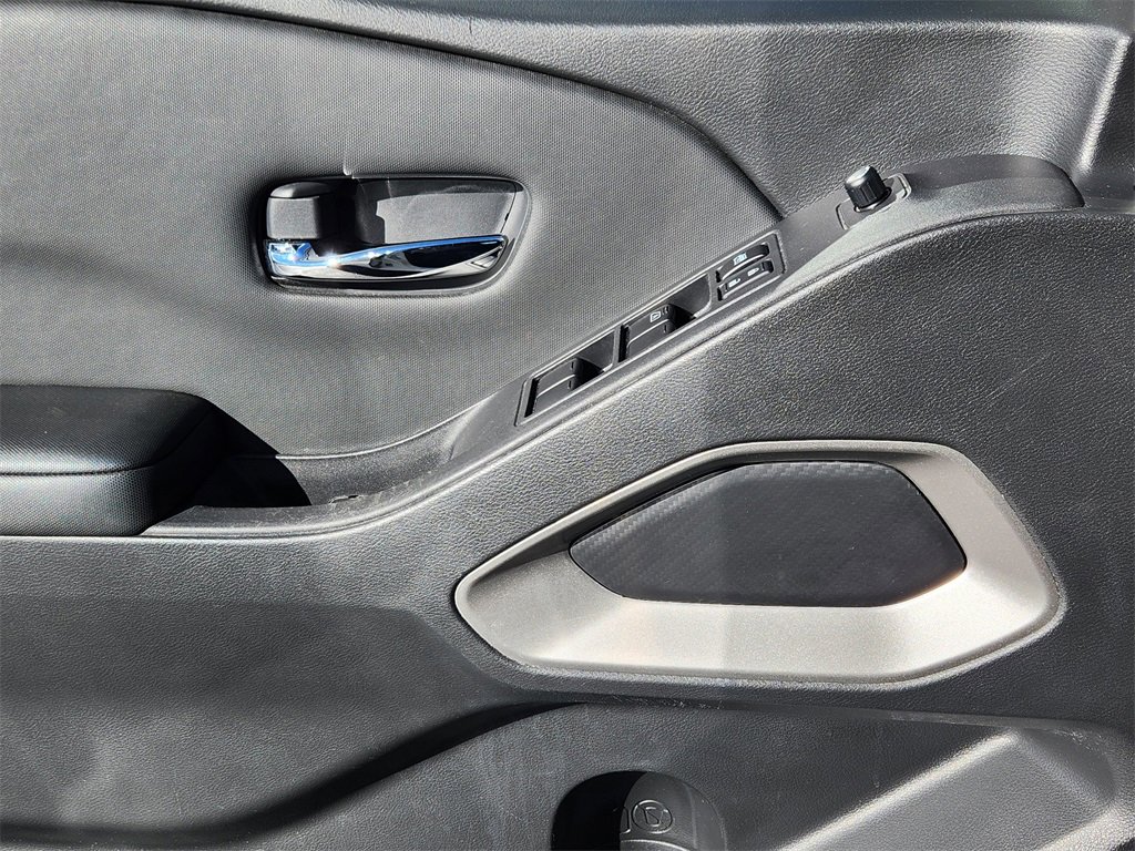 Used 2024 Nissan Frontier SV w/ SV Convenience Package image 3