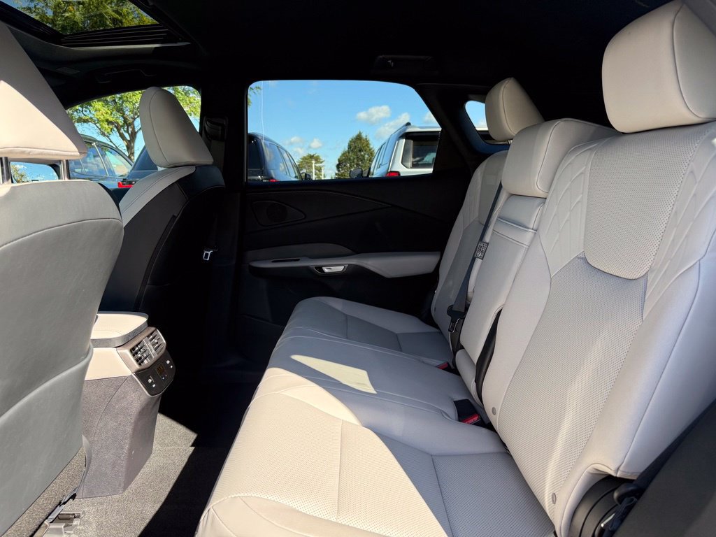 Certified 2025 Lexus RX 350h AWD/4WD image 17