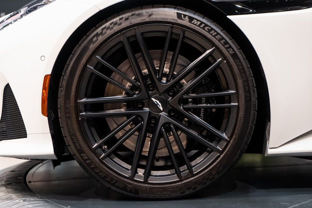 Used 2024 Aston Martin DB12 Convertible image 12