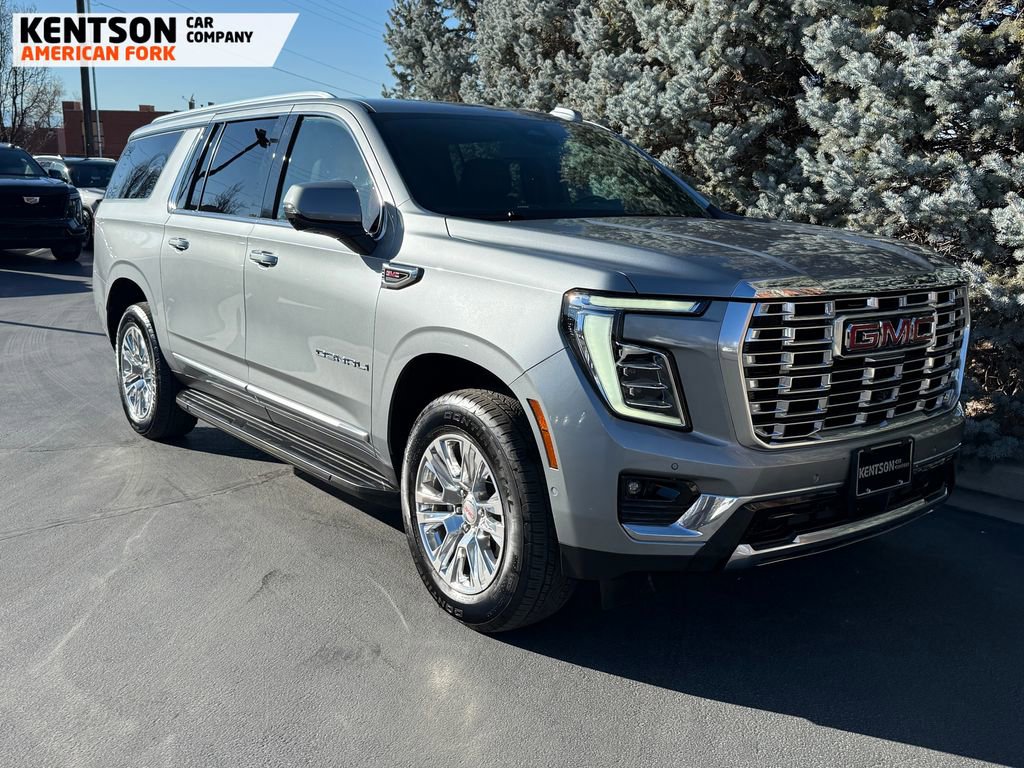 Used 2025 GMC Yukon XL Denali image 12