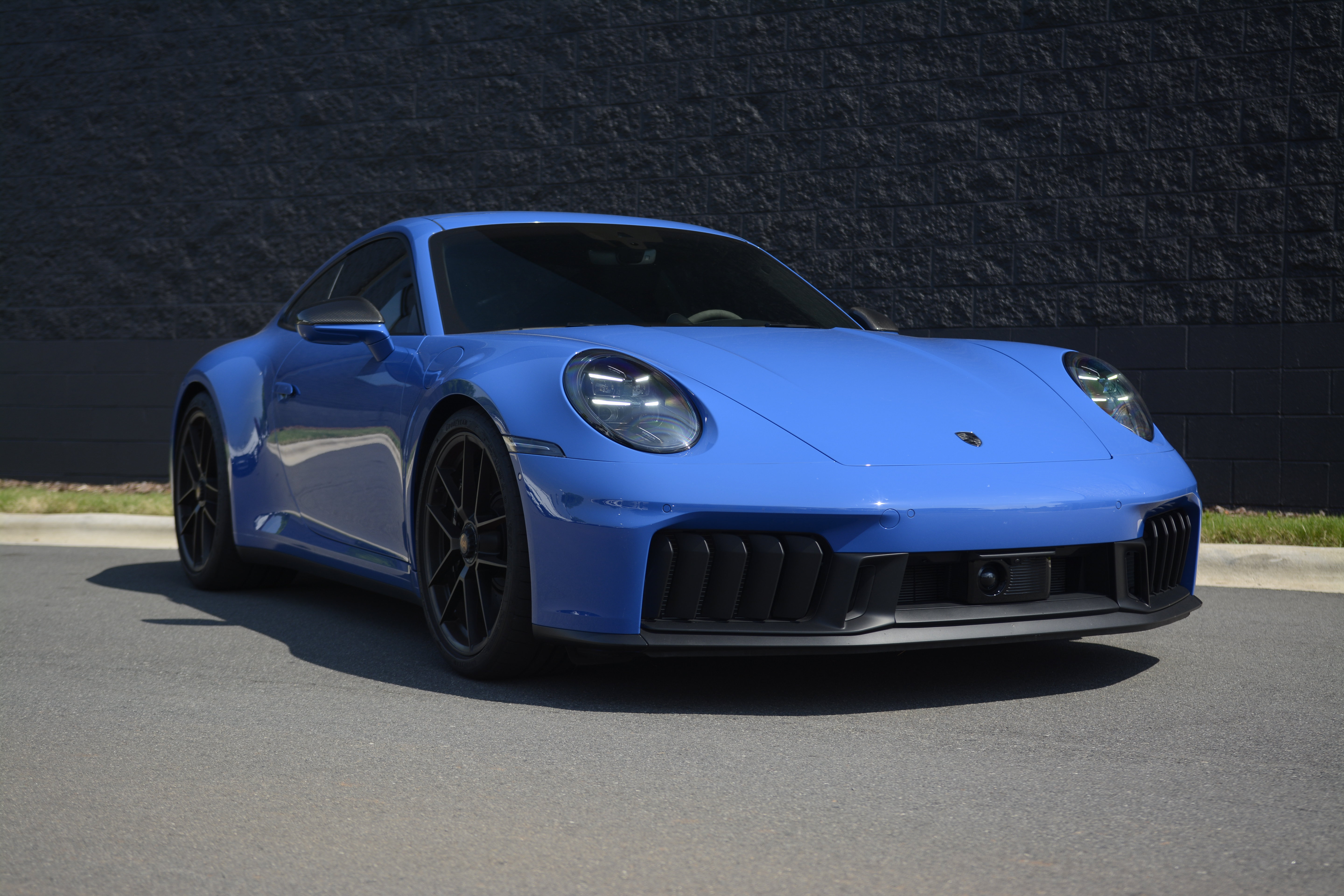 Certified 2025 Porsche 911 Carrera GTS RWD image 9