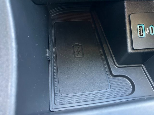 Used 2024 Ford Edge Titanium image 11