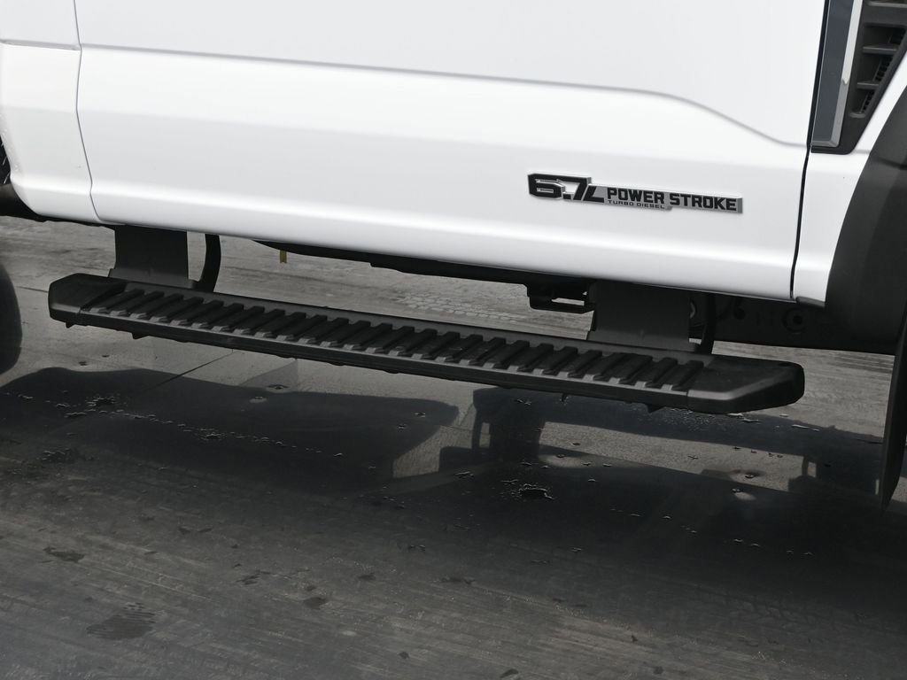 New 2025 Ford F450 XL w/ XL Chrome Package RWD image 23