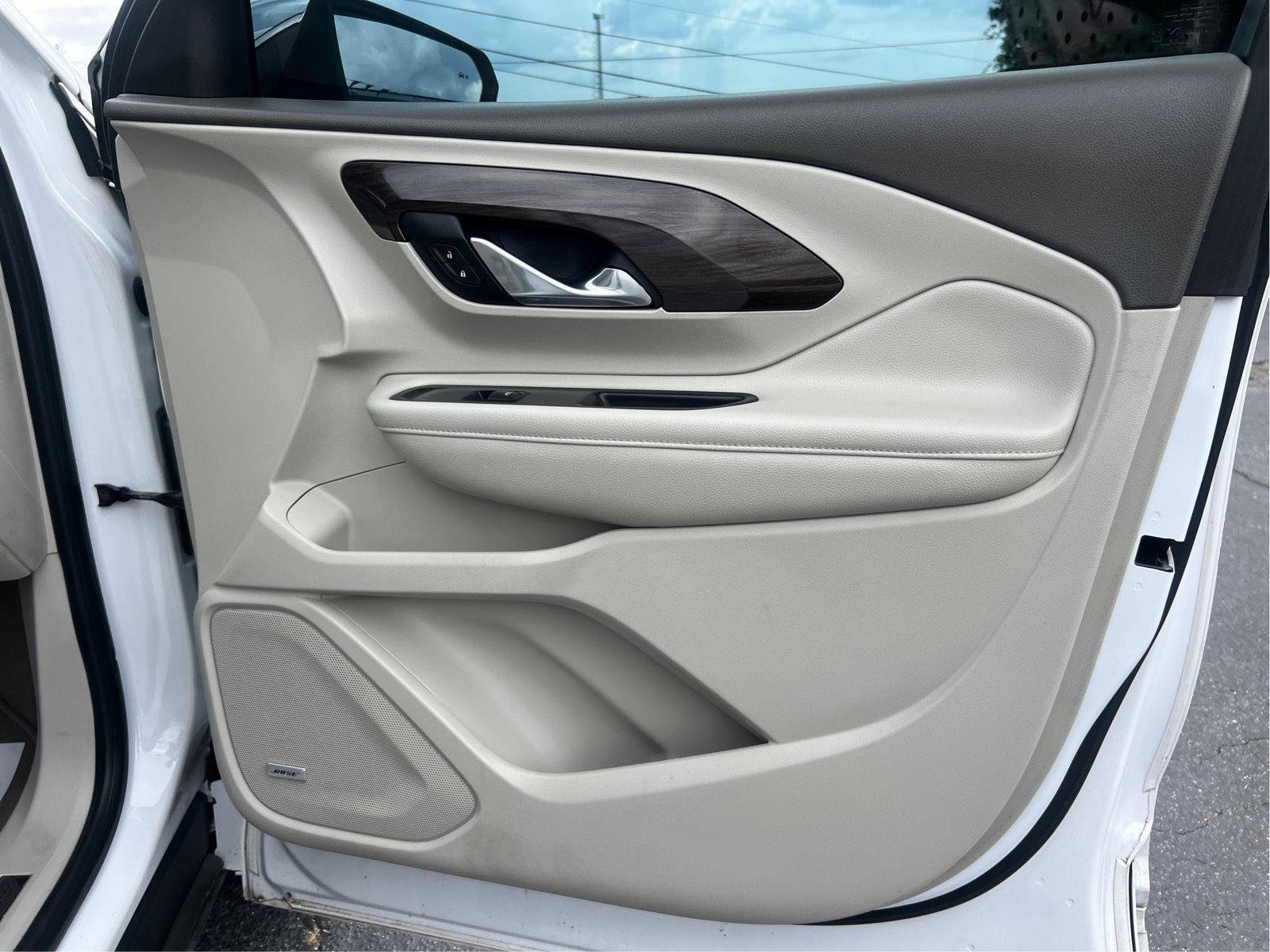 Used 2018 GMC Terrain Denali w/ Advanced Safety Package FWD image 12