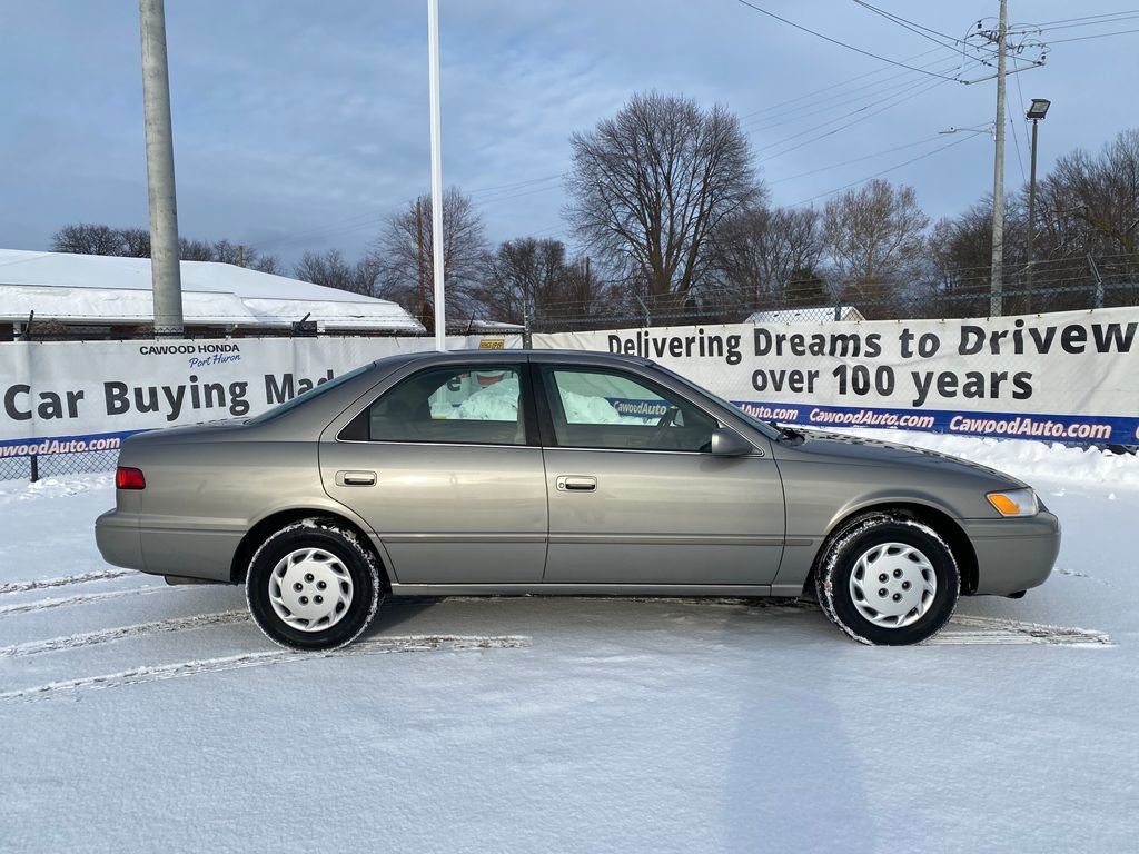 Used 1999 Toyota Camry XLE image 2
