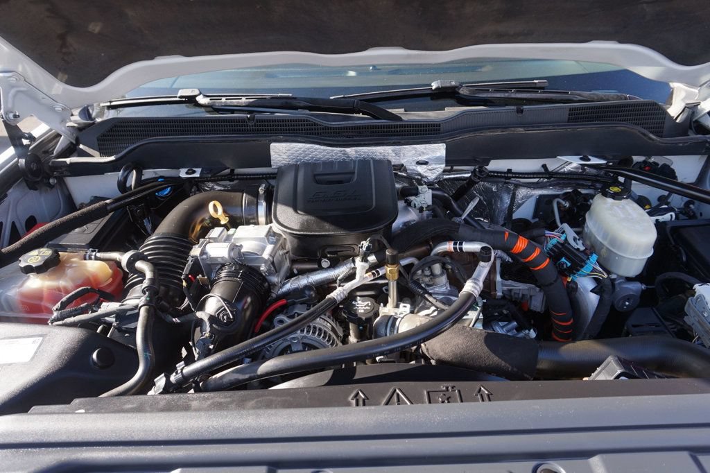Used 2015 Chevrolet Silverado 2500 LT w/ LT Convenience Package RWD image 10