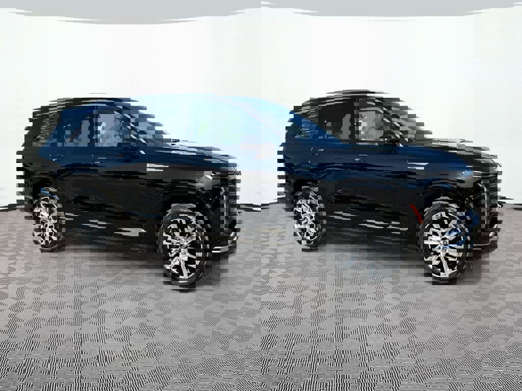 New 2026 Cadillac Vistiq Luxury image 3