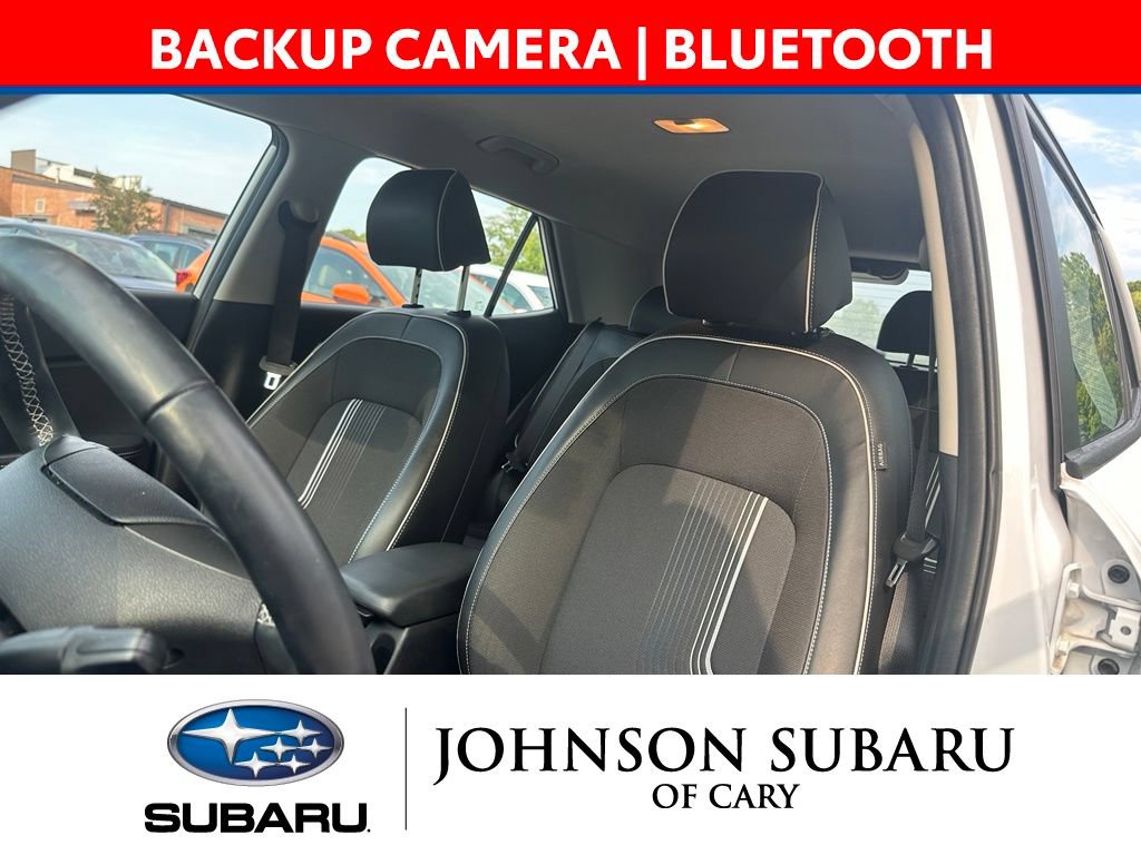 Used 2023 Hyundai Venue Limited w/ Cargo Package FWD image 7