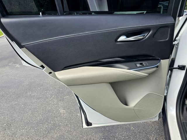 Used 2020 Cadillac XT4 Premium Luxury w/ Technology Package FWD image 27