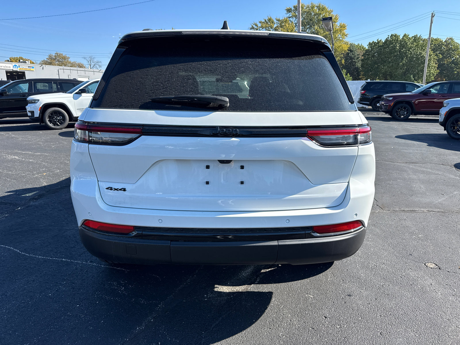 New 2025 Jeep Grand Cherokee Altitude AWD/4WD image 4