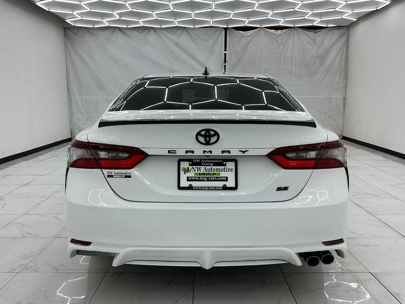 Used 2023 Toyota Camry SE w/ Convenience Package FWD image 10