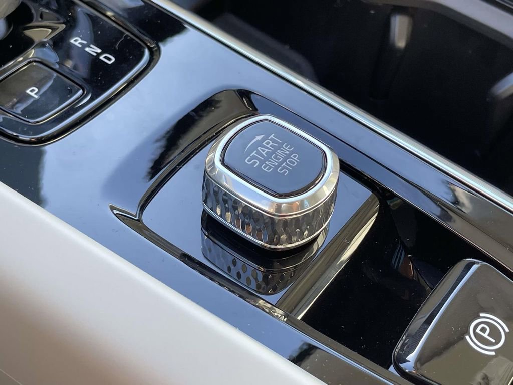 New 2026 Volvo XC60 B5 Ultra w/ Protection Package Premier image 15