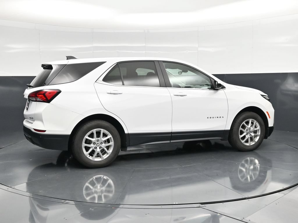 Used 2024 Chevrolet Equinox LT AWD/4WD image 3