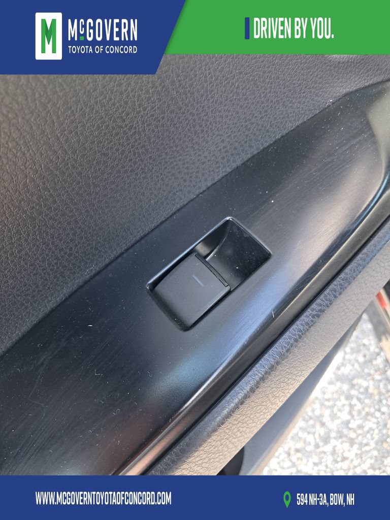 Used 2025 Toyota Camry SE w/ Convenience Package FWD image 18