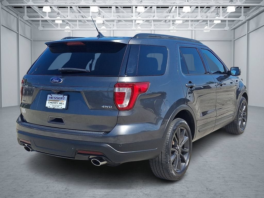 Used 2019 Ford Explorer XLT w/ Equipment Group 202A AWD/4WD image 7