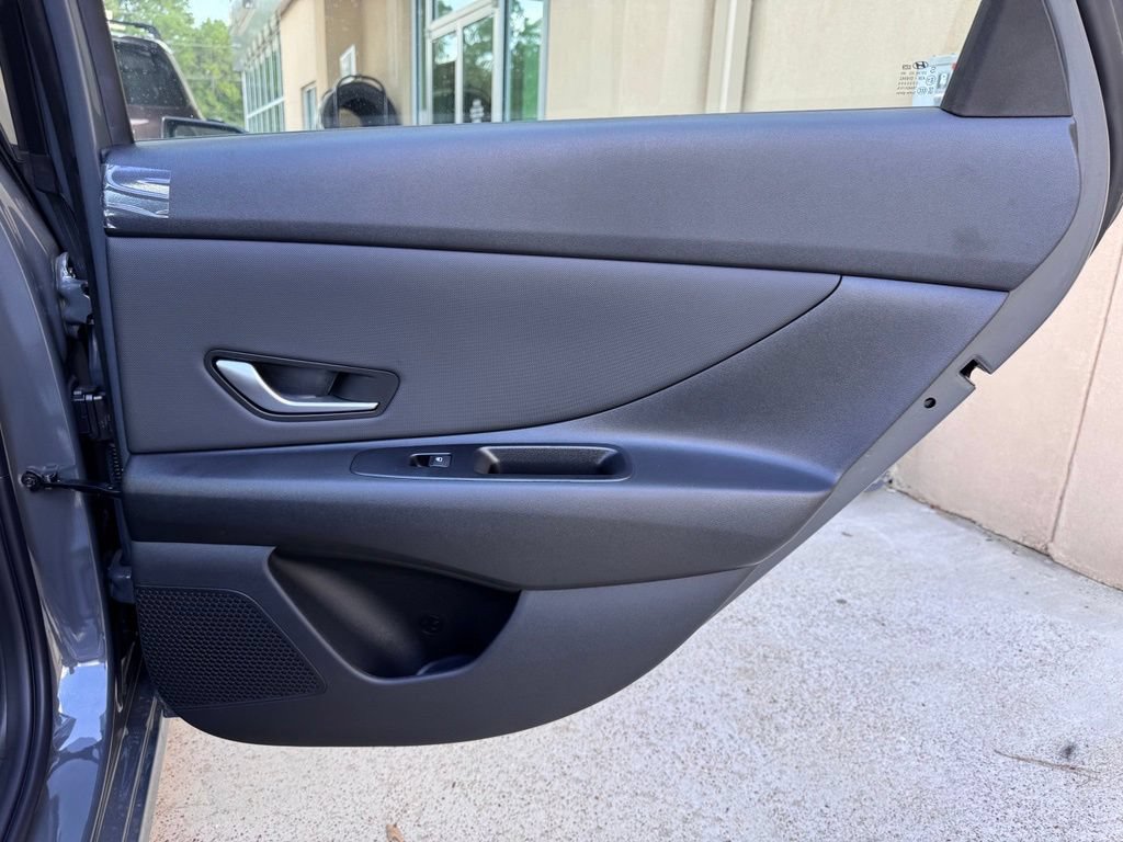 New 2026 Hyundai Elantra Limited FWD image 21
