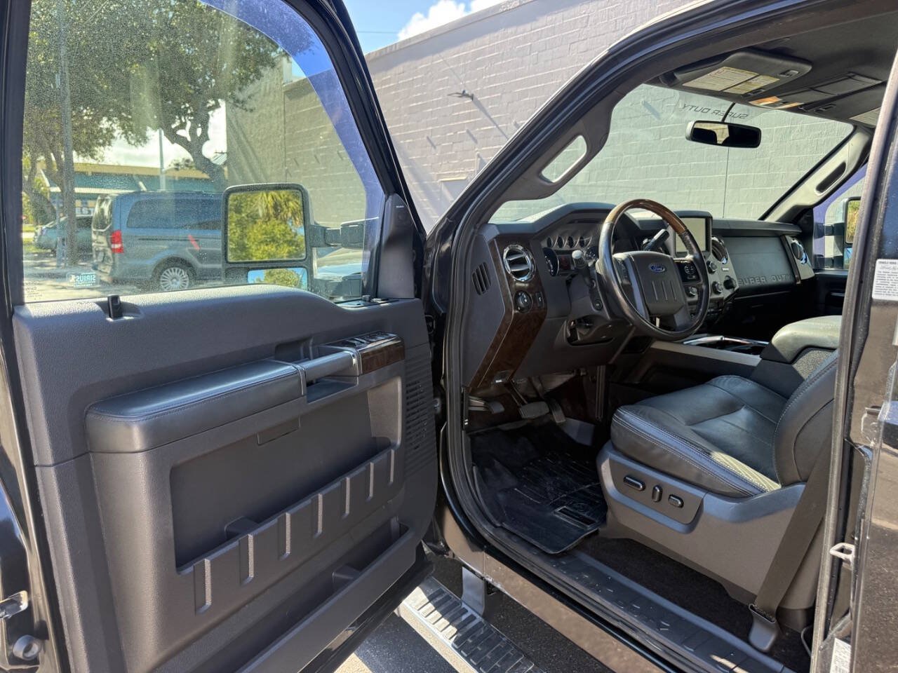 Used 2014 Ford F350 Platinum AWD/4WD image 90
