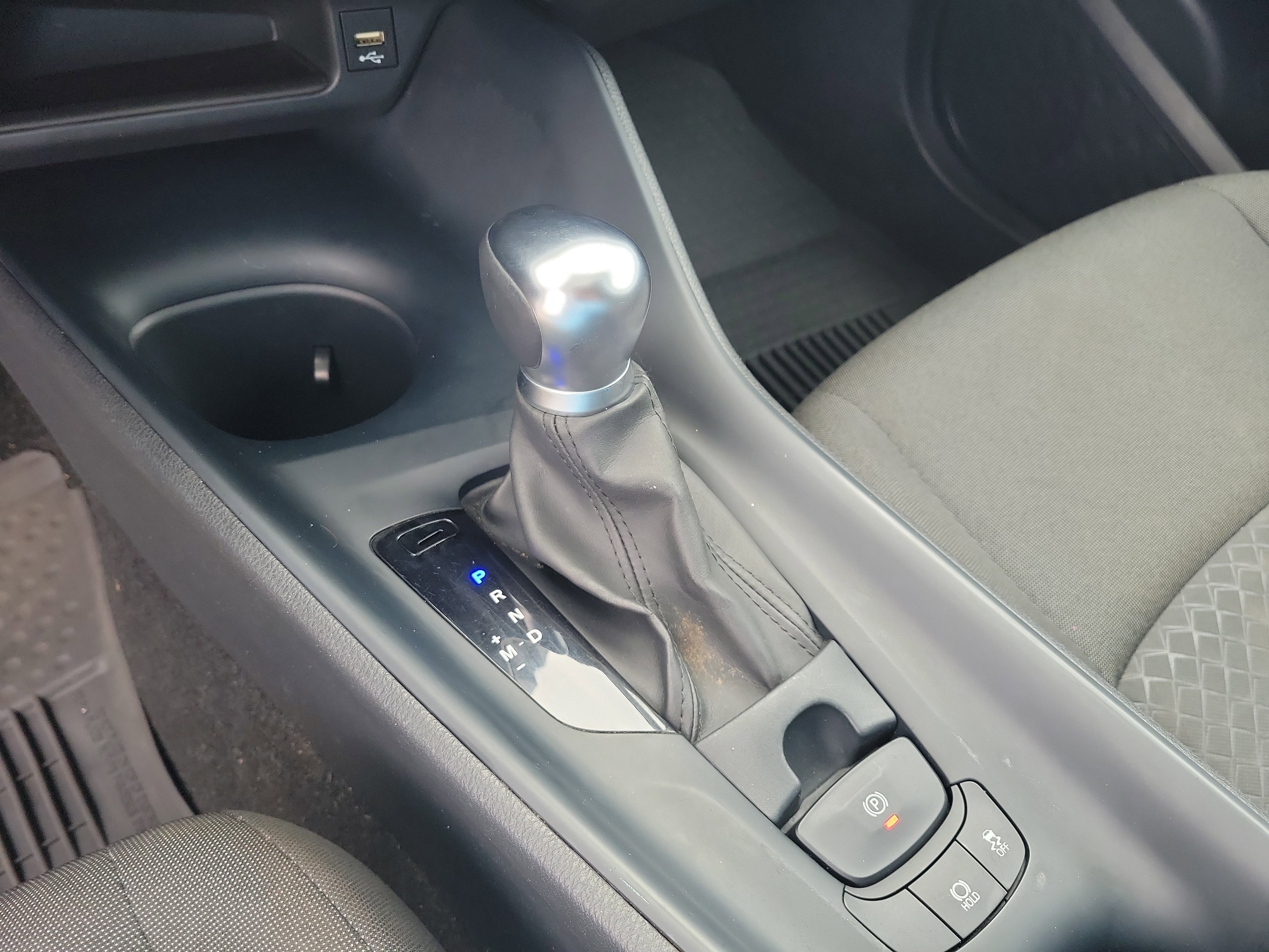 Used 2021 Toyota C-HR LE FWD image 27