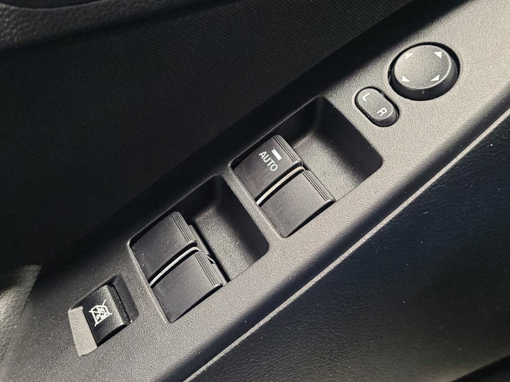 Used 2013 MAZDA MAZDA3 i Sport image 27