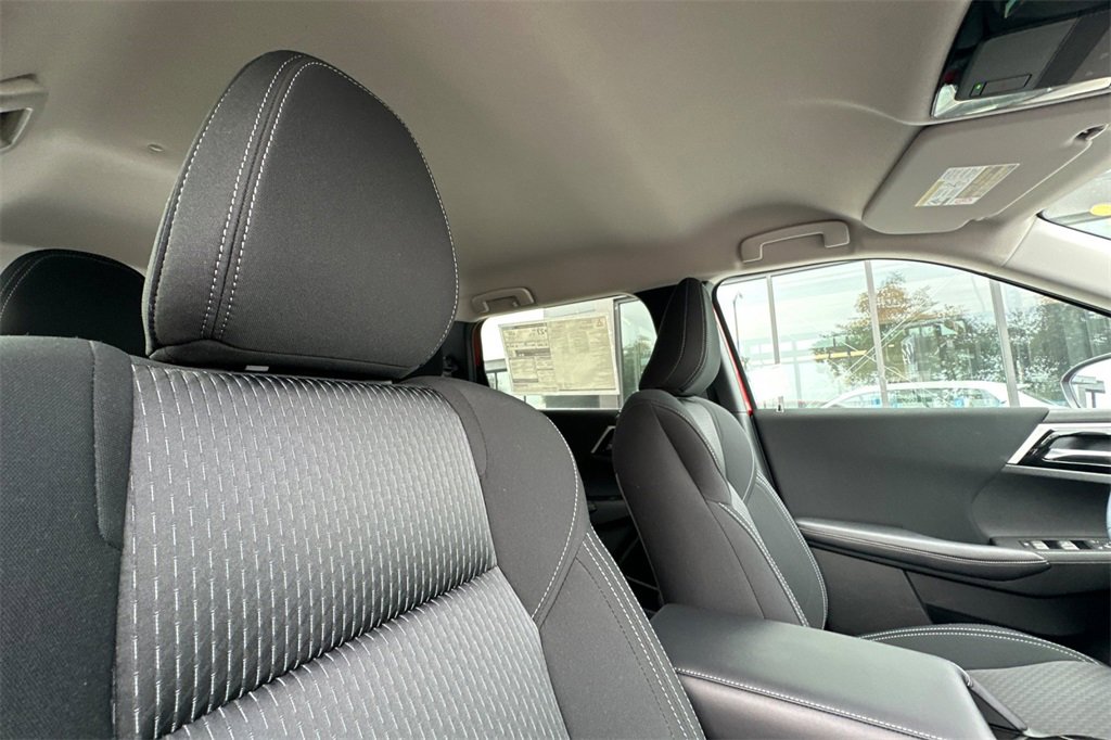 New 2025 Mitsubishi Outlander ES image 17