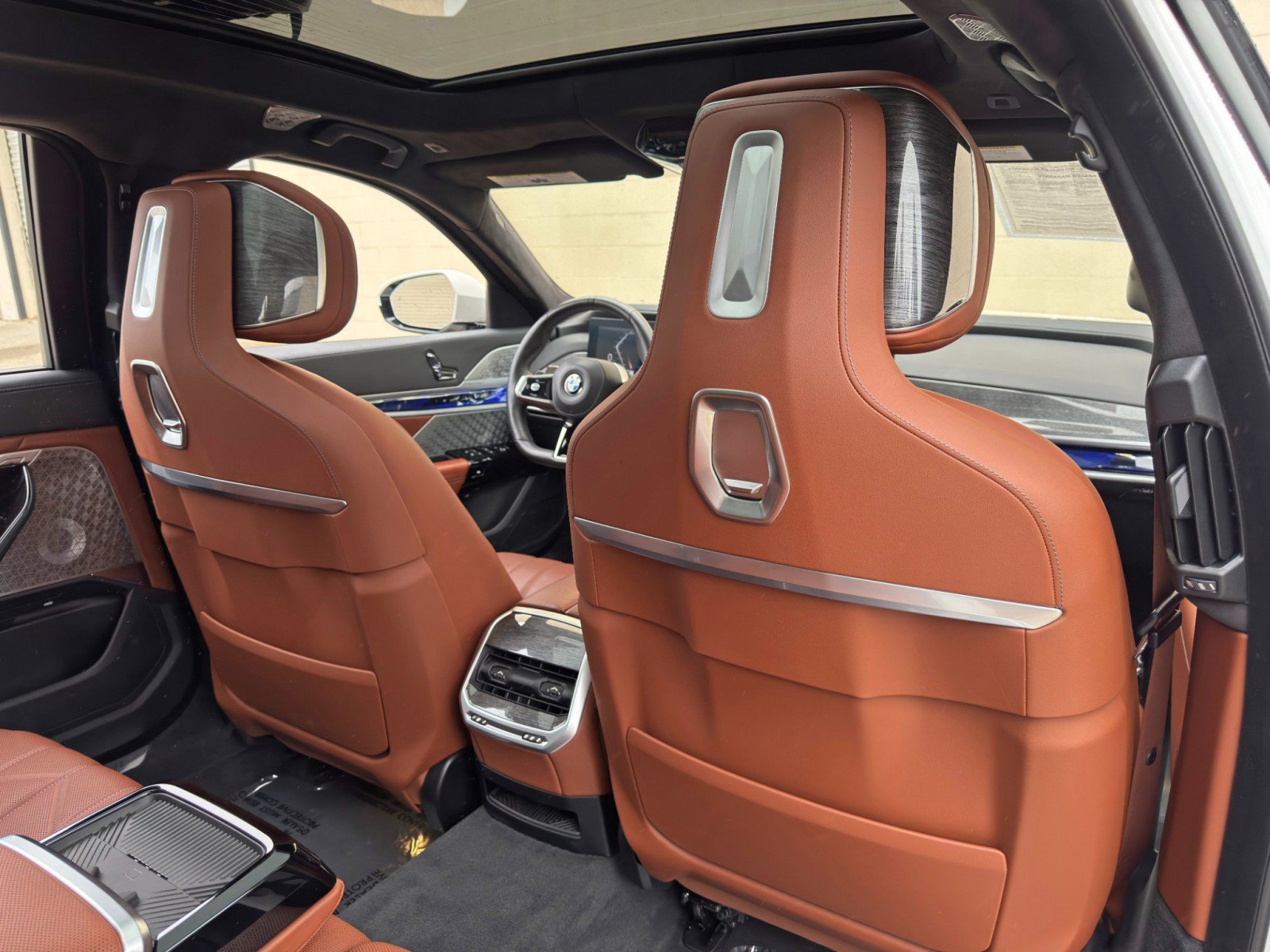 Used 2023 BMW 760i xDrive w/ Executive Package AWD/4WD image 47