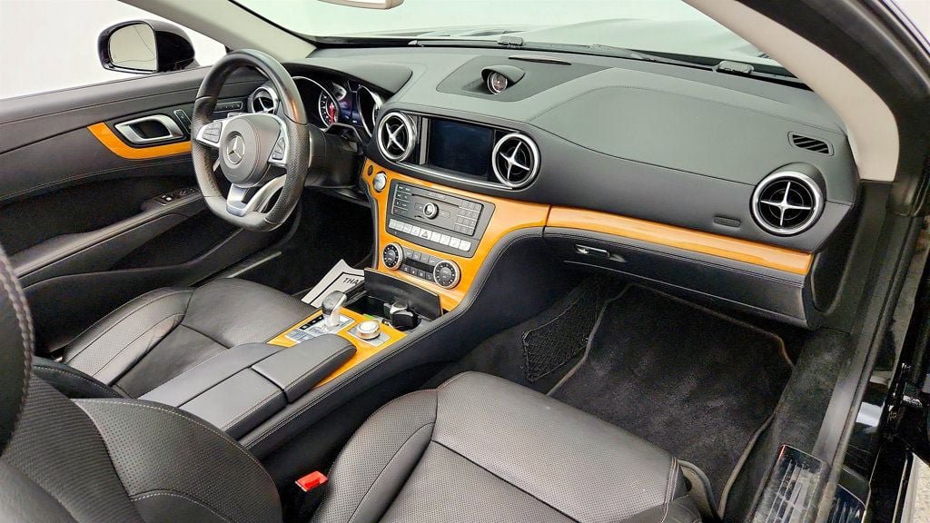 Used 2017 Mercedes-Benz SL 550 image 23