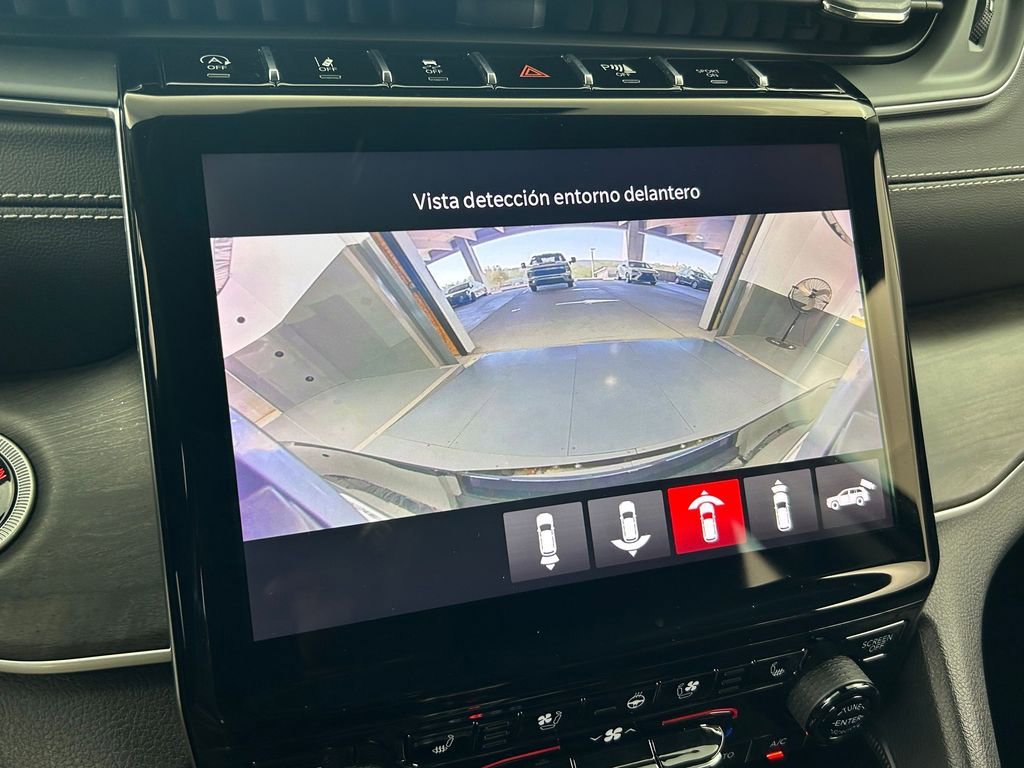 Used 2024 Jeep Grand Cherokee Limited w/ Luxury Tech Group II image 22