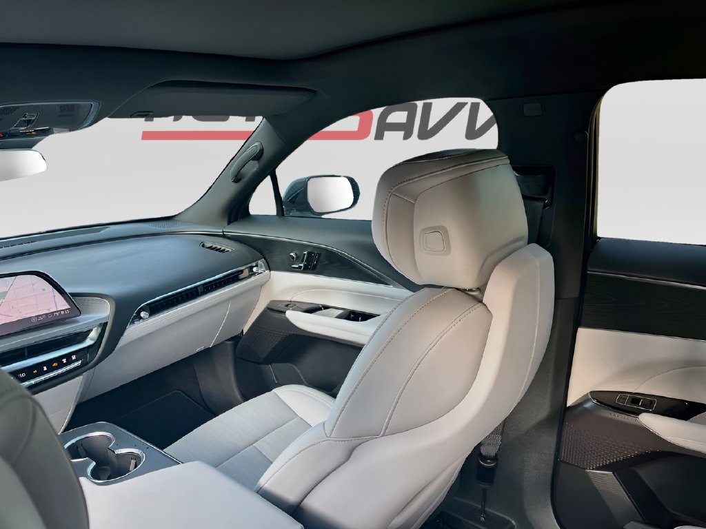Used 2026 Cadillac Lyriq Luxury RWD image 24