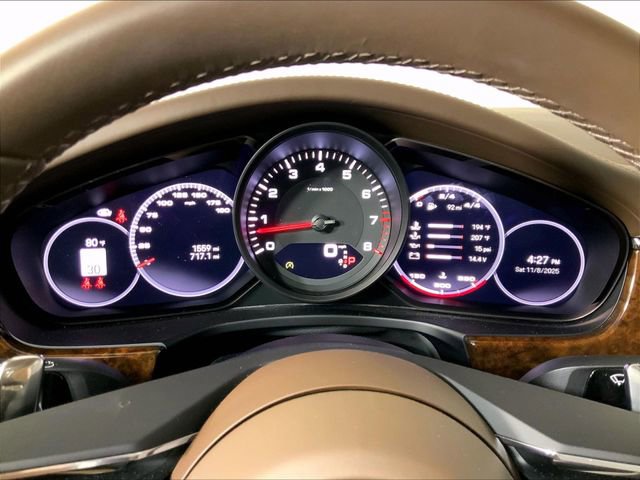 Certified 2022 Porsche Panamera image 11