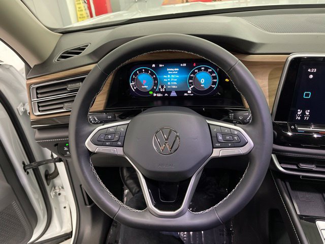 Used 2024 Volkswagen Atlas SE AWD/4WD image 16