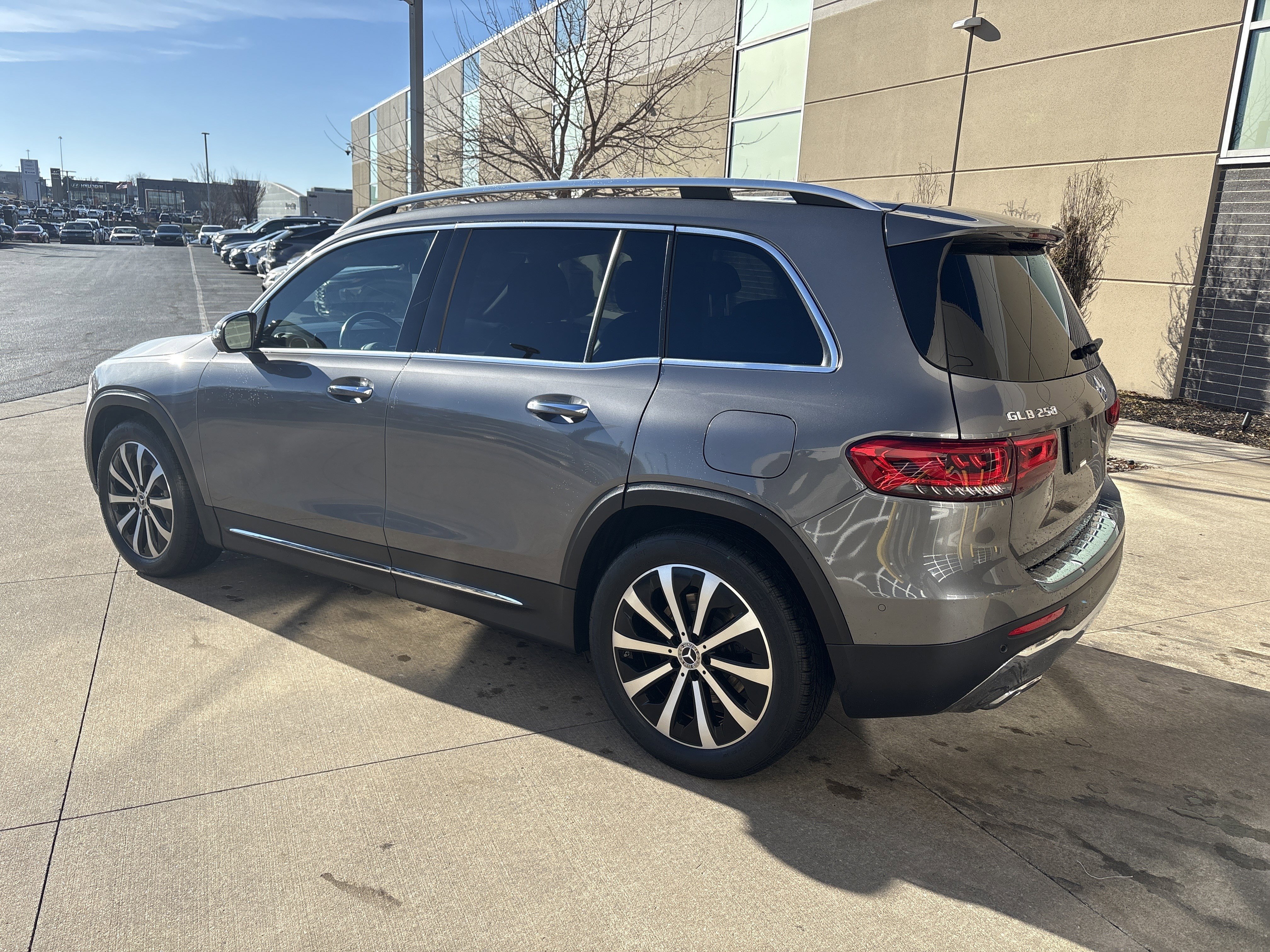 Used 2020 Mercedes-Benz GLB 250 4MATIC image 8