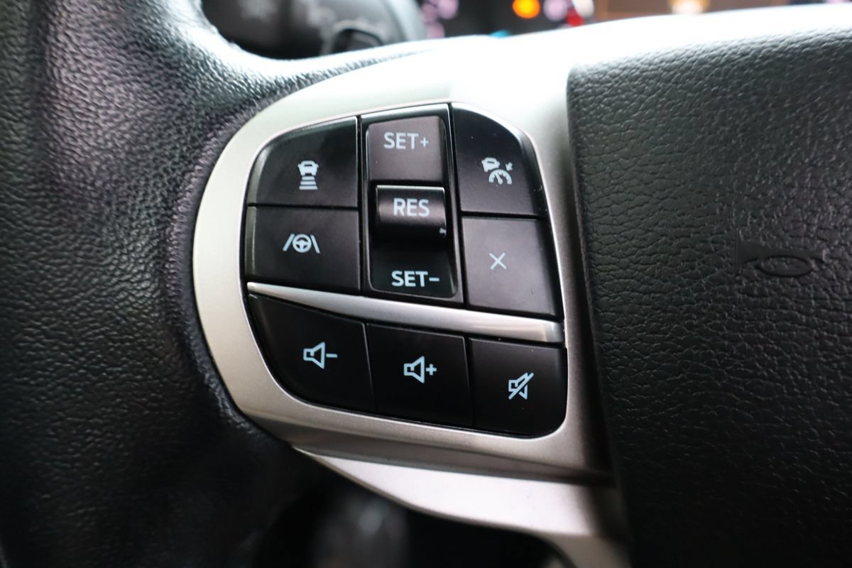 Used 2021 Ford Explorer XLT w/ Equipment Group 202A AWD/4WD image 31