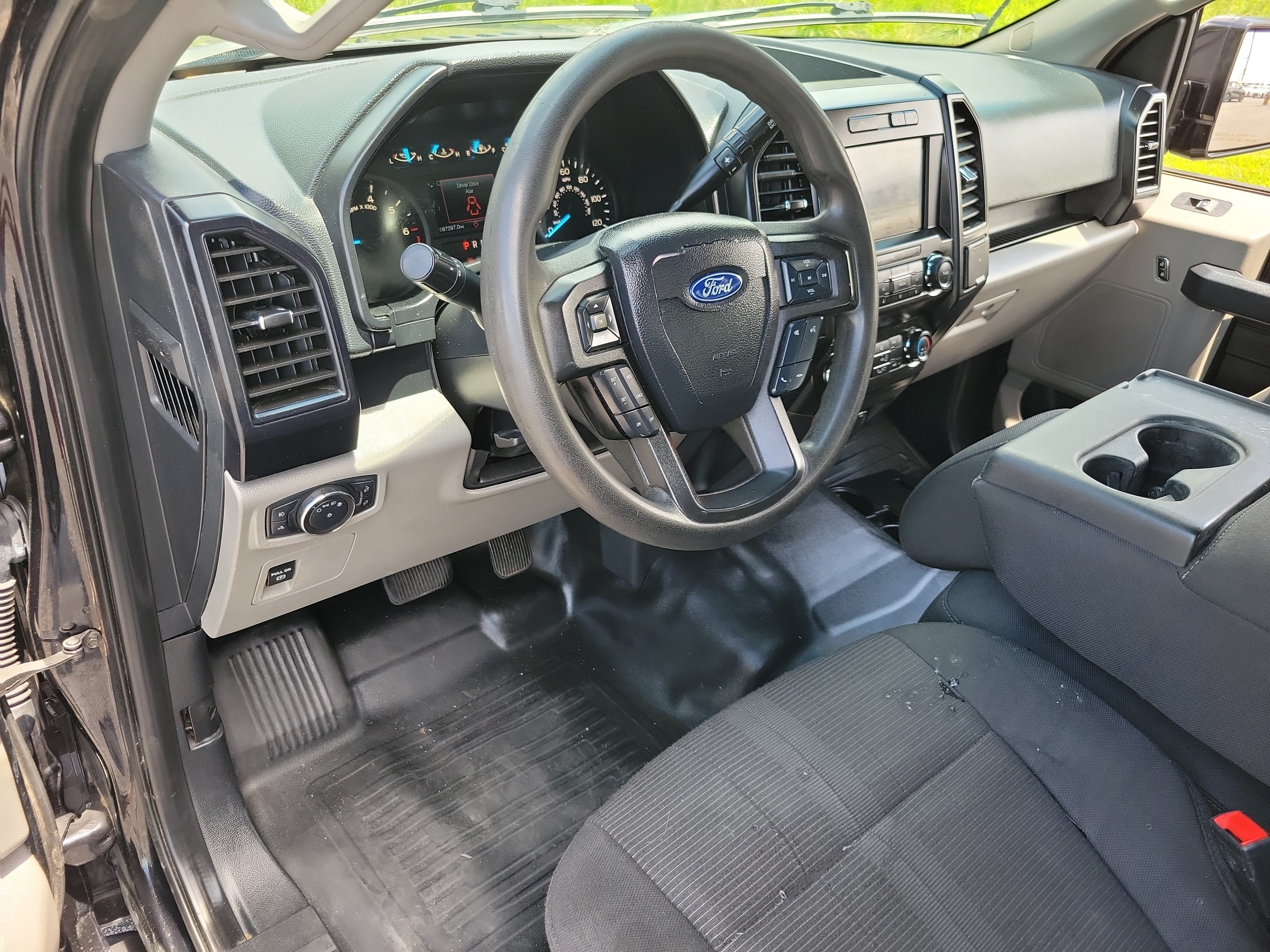 Used 2019 Ford F150 XL w/ Equipment Group 101A Mid AWD/4WD image 3