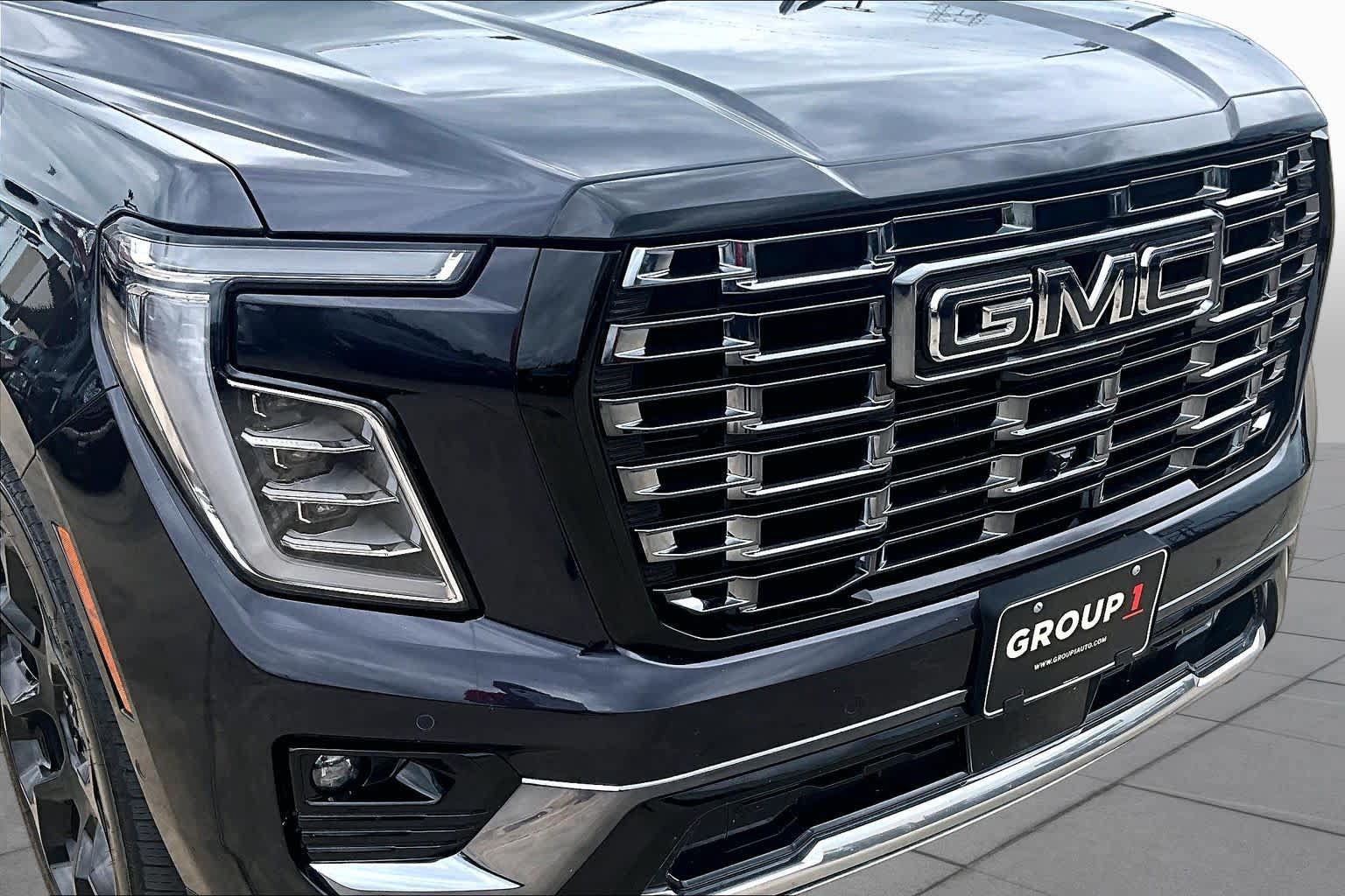 Used 2025 GMC Yukon Denali Ultimate w/ LPO, Floor Liner Package AWD/4WD image 30