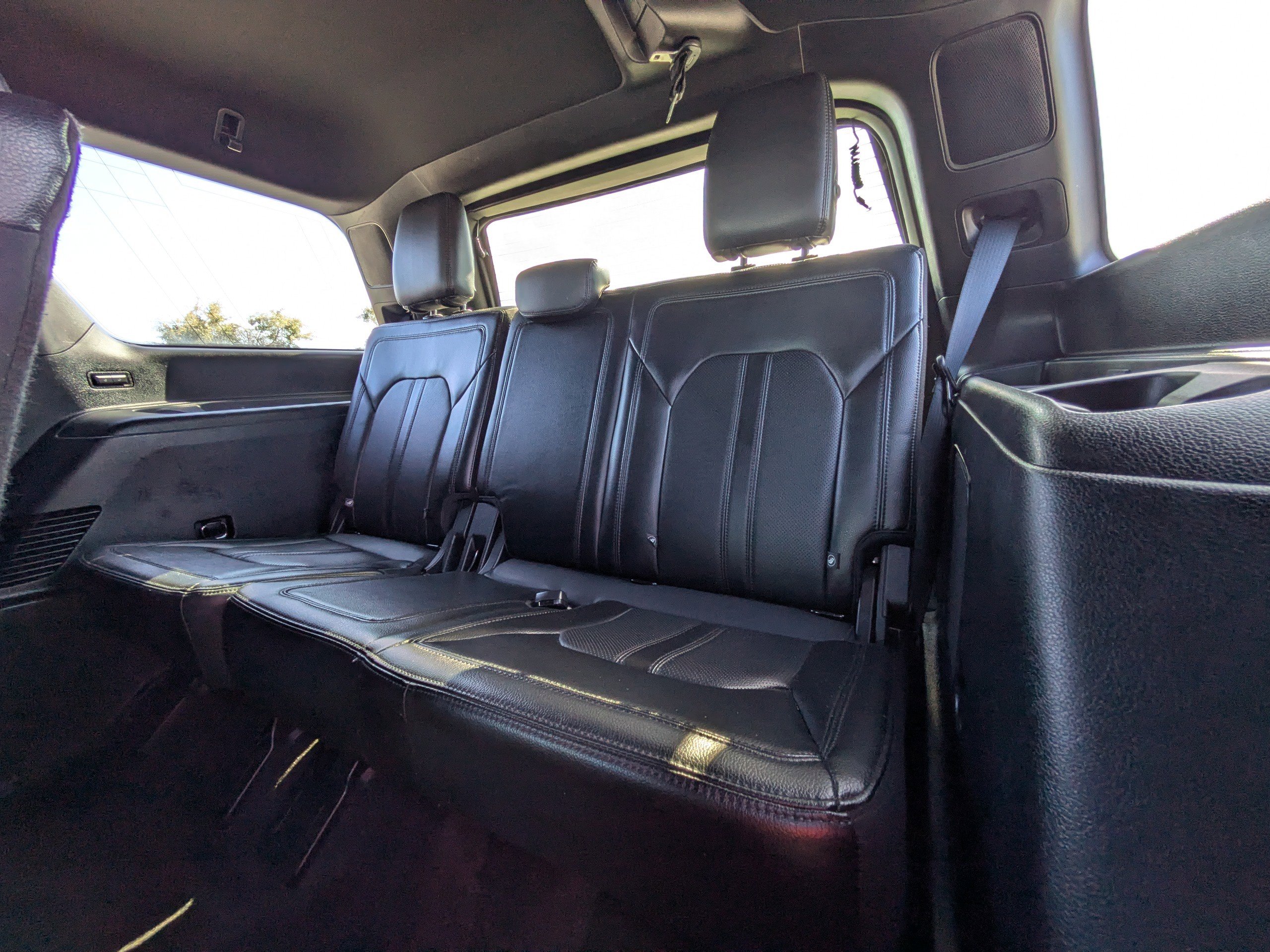 Used 2020 Ford Expedition Limited image 16