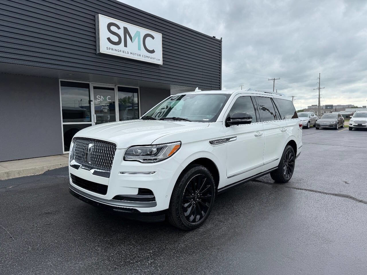 Used 2022 Lincoln Navigator Reserve image 1