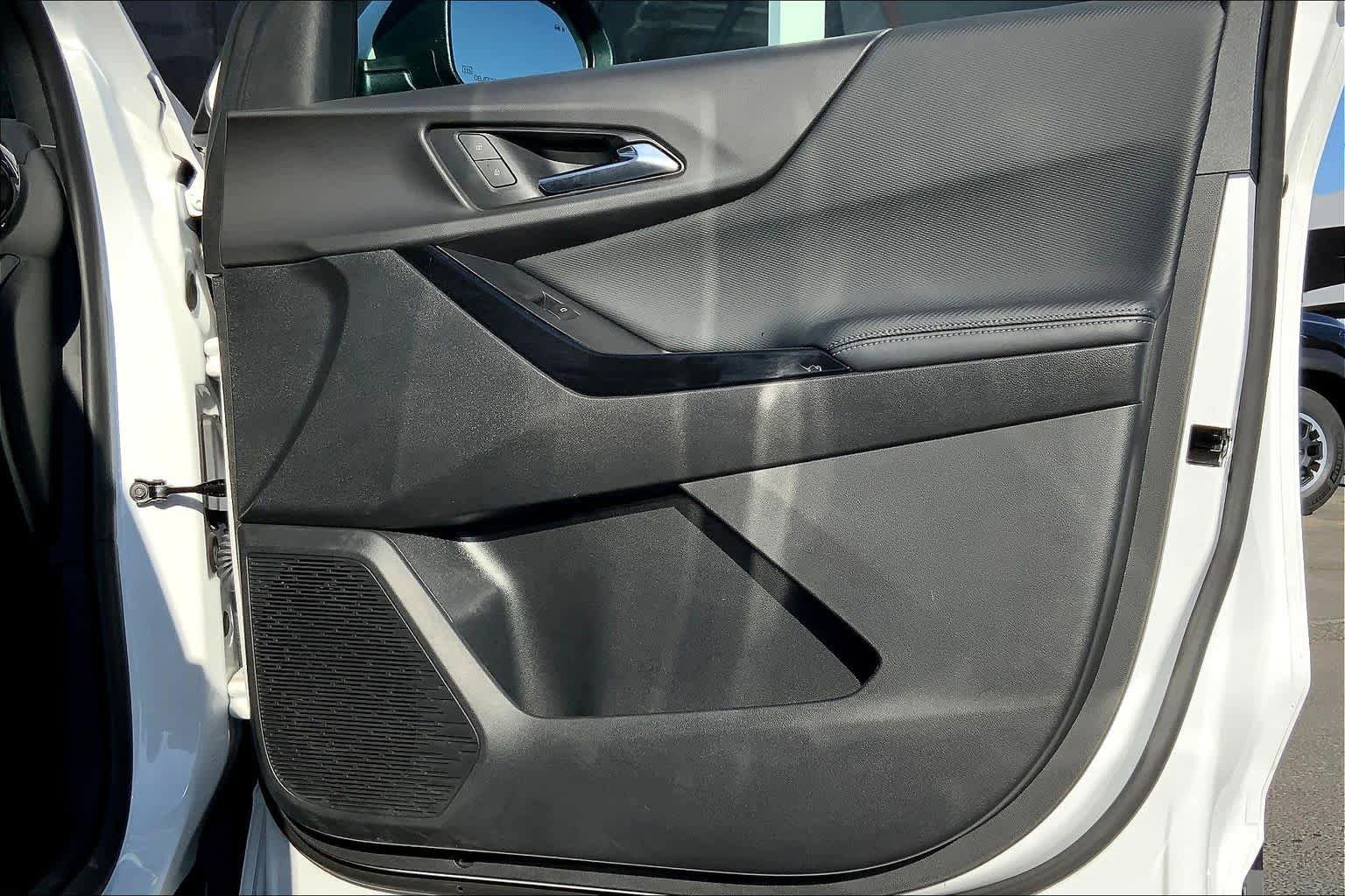 Used 2026 Chevrolet Equinox LT AWD/4WD image 23