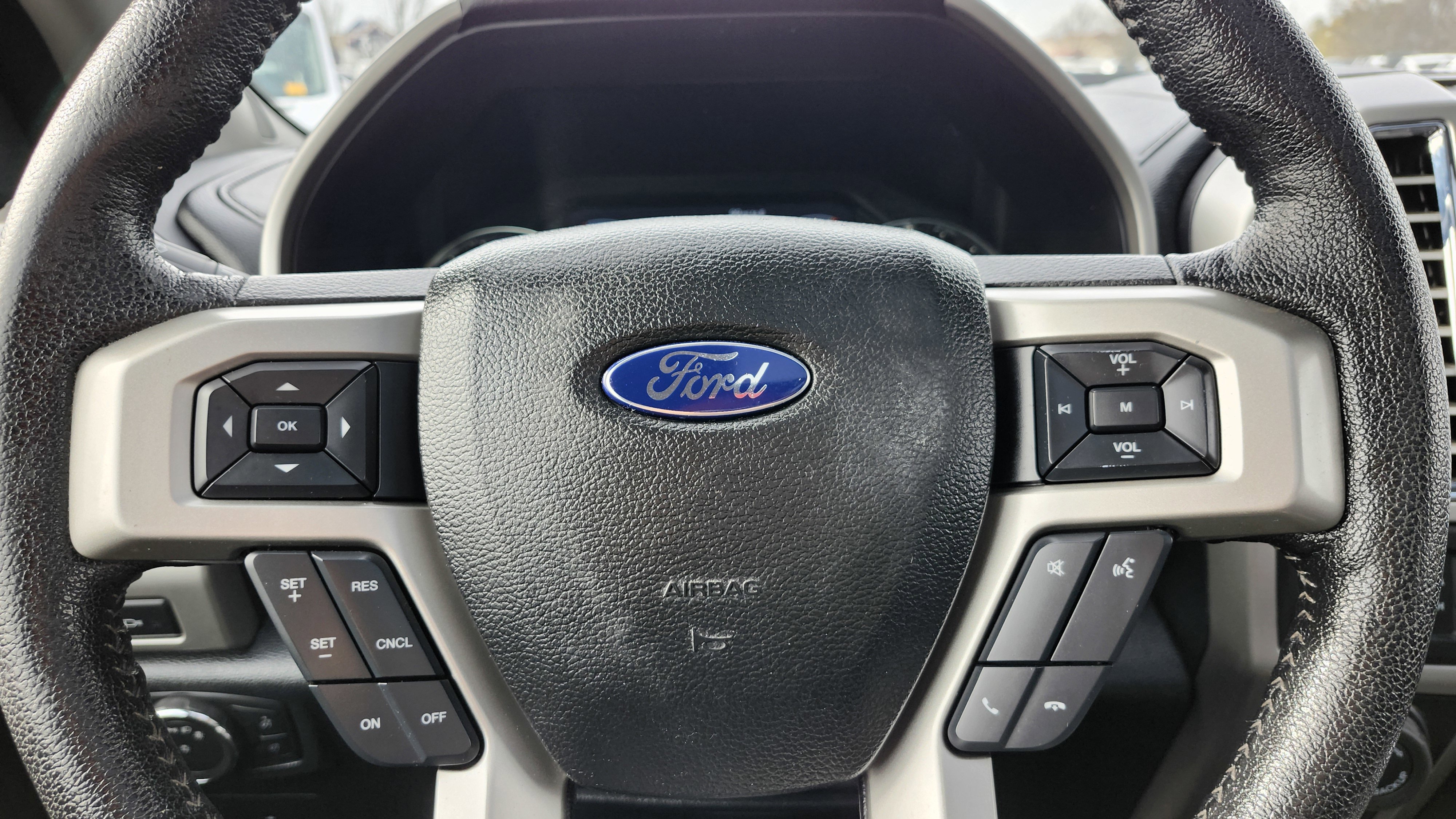 Used 2016 Ford F150 Lariat image 31
