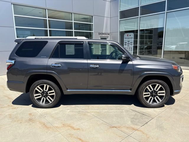 Used 2022 Toyota 4Runner Limited AWD/4WD image 8