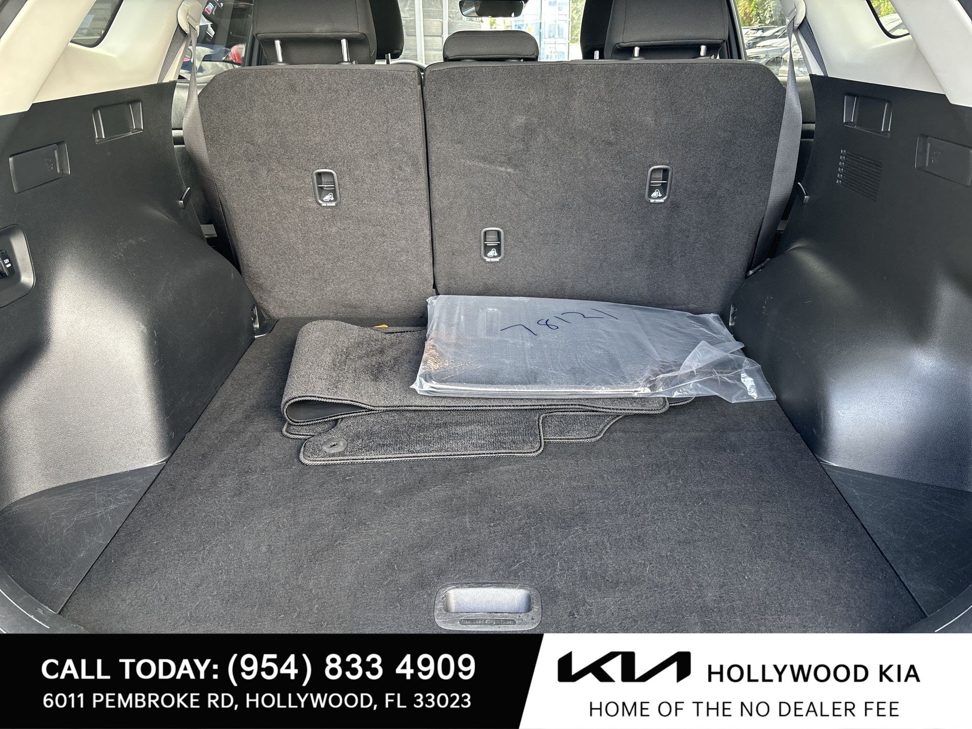 Used 2025 Kia Sportage LX FWD image 19