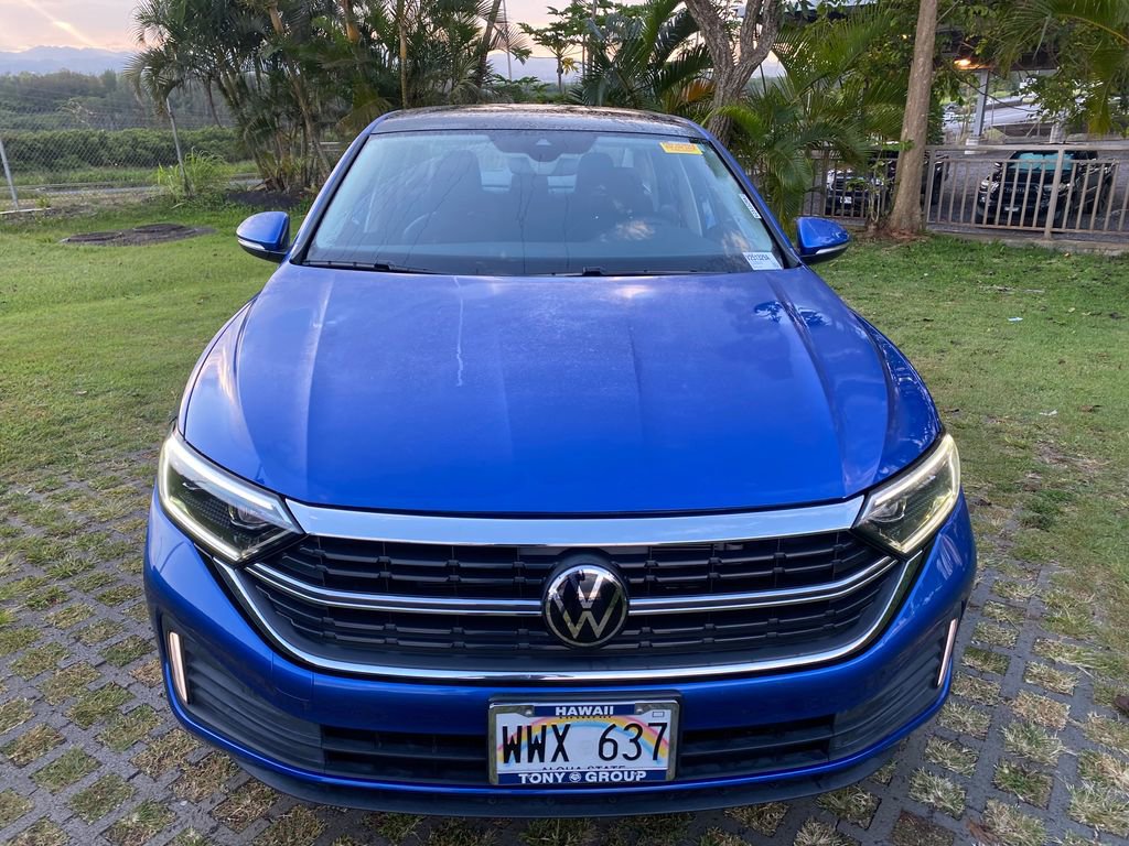 Used 2024 Volkswagen Jetta SEL FWD image 2