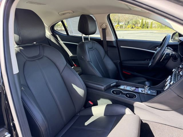 Used 2022 Genesis G70 2.0T image 35