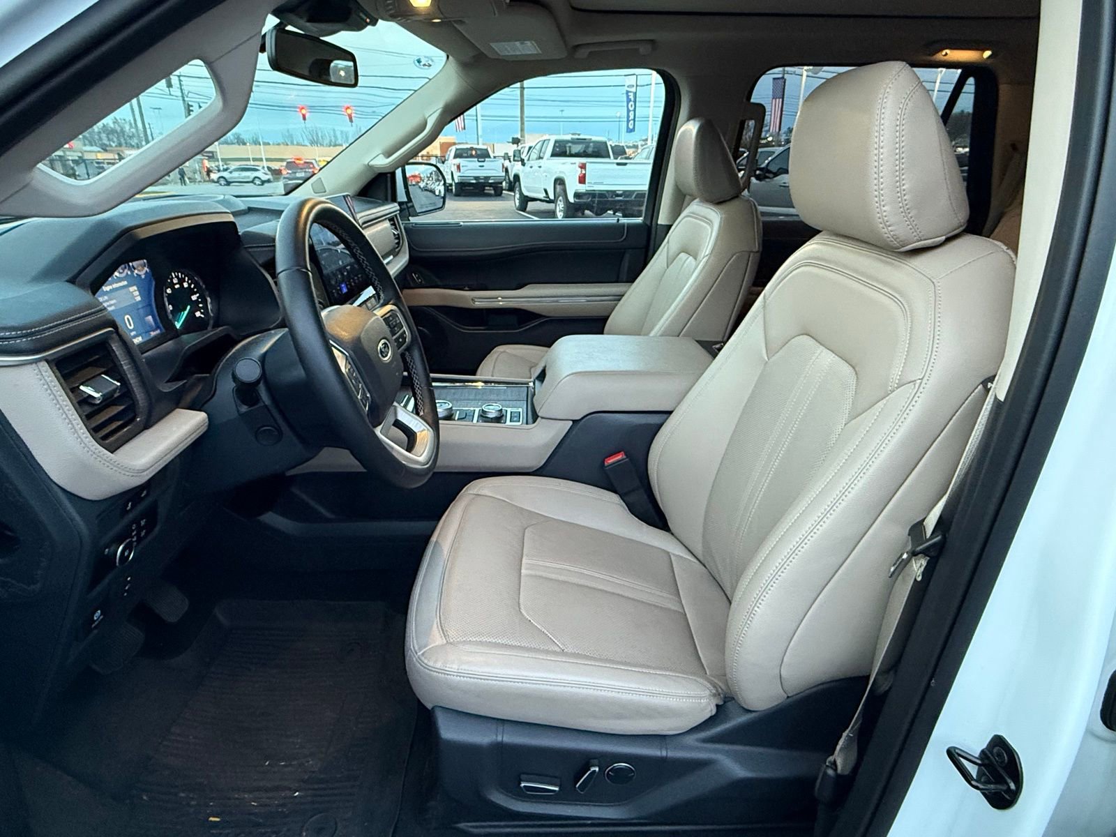 Used 2023 Ford Expedition Max Limited image 12