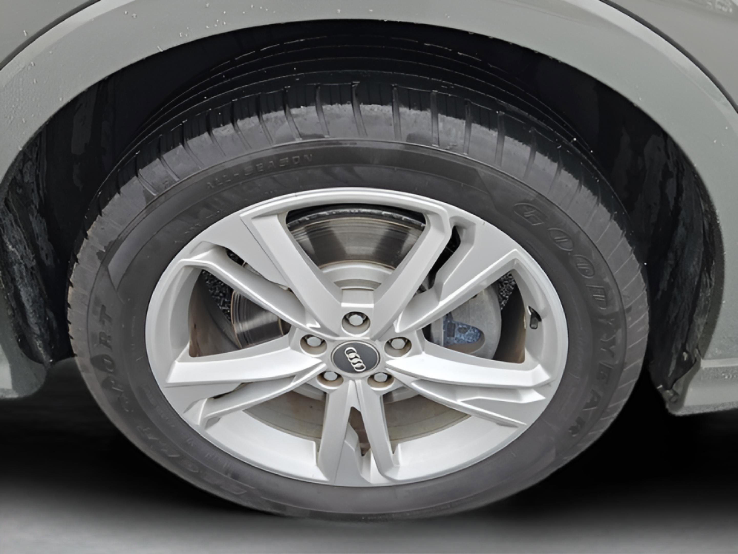 Used 2020 Audi Q3 2.0T Premium w/ Convenience Package image 35