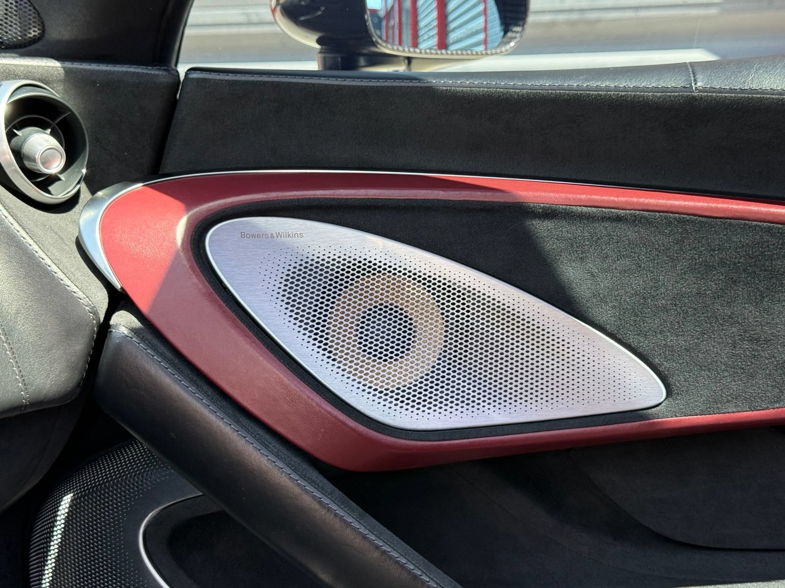 Used 2020 McLaren GT RWD image 33