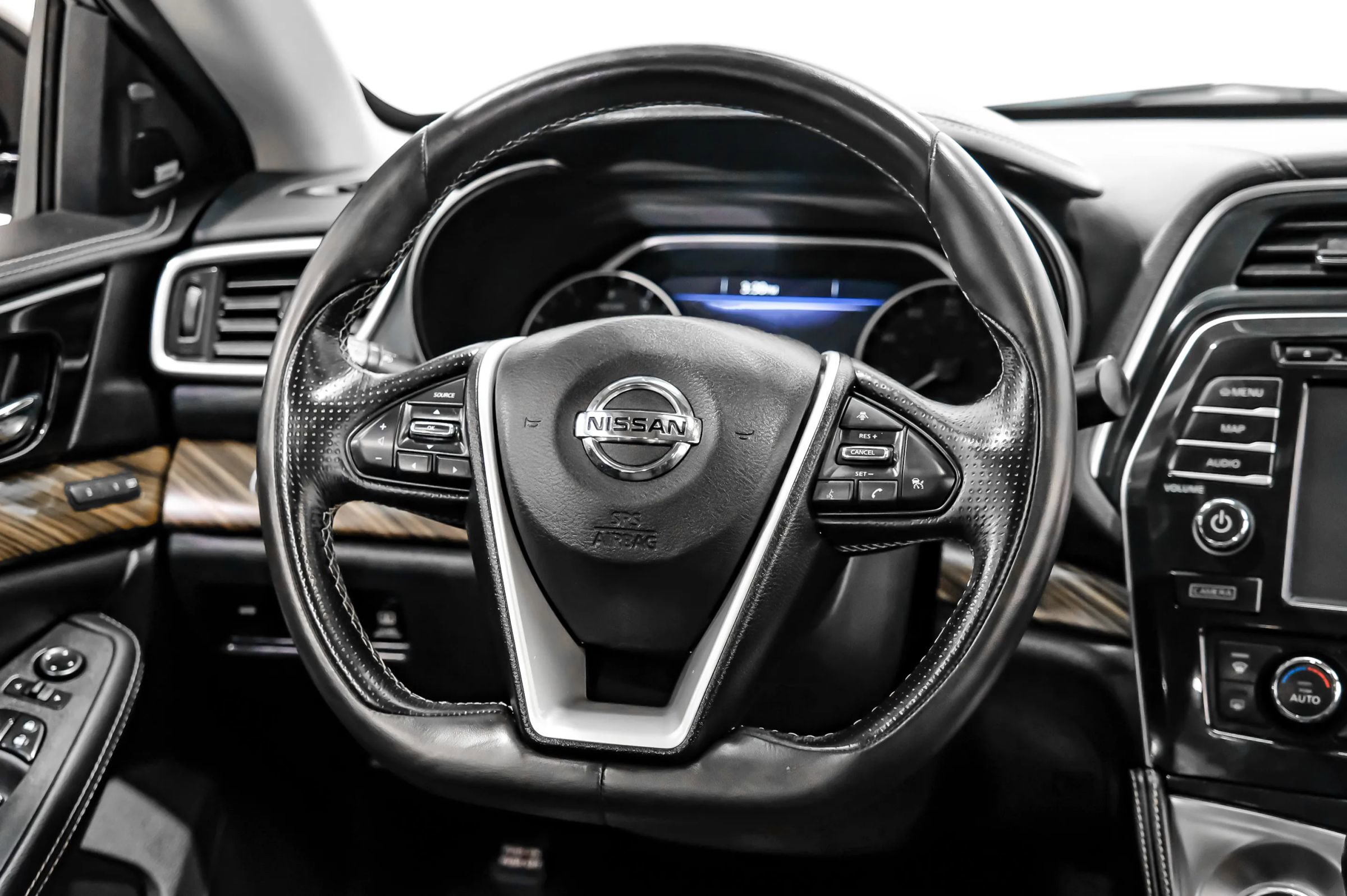 Used 2017 Nissan Maxima Platinum FWD image 26